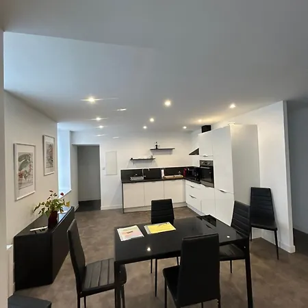 4 Personnes Joliment Renove Proche Du Centre-ville 에피날